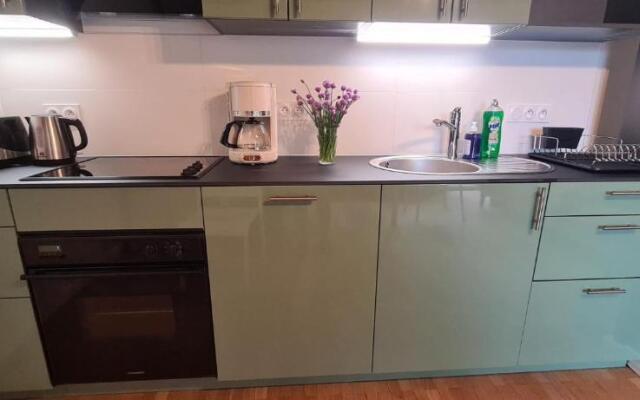 Pom'Verte-près du centre-ville et du lac -parking gratuit