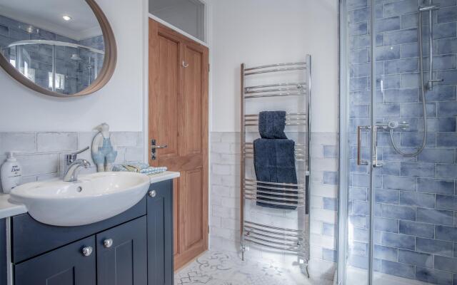 Town Heights - 3 Bedroom Holiday Home - Tenby