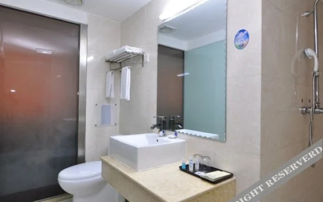 Kunming Lianqin Hotel (Xicheng Times Mianshan Subway Station Branch)