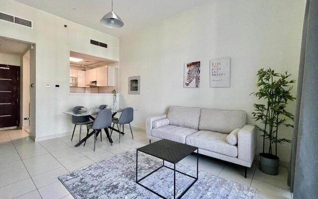 Park View & Spacious One Bedroom Apartment