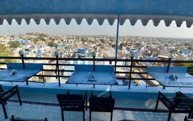 Pushp Guest House