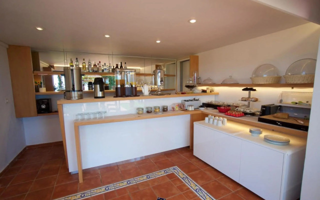 Felix Residence