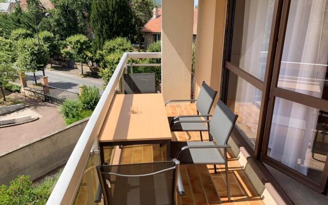 Apartment With 3 Bedrooms In Melun With Furnished Balcony And Wifi