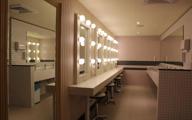 Heybear Capsule Hotel