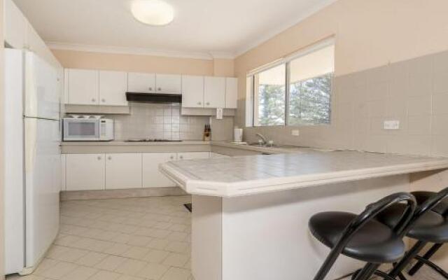 Lakeshore Apartments - Unit 5