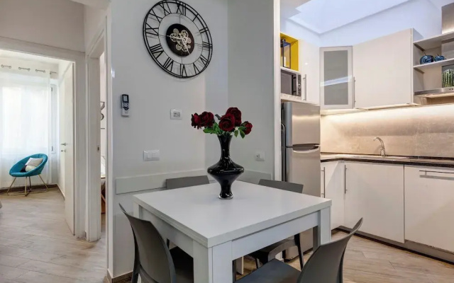 Barnaba Apartment by Mamo Florence
