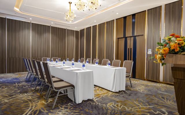 Peninsula Hotel Danang