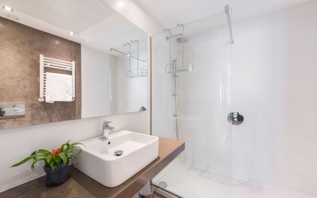 Luxurius Apartment With Huge Balcony at Plaza de España