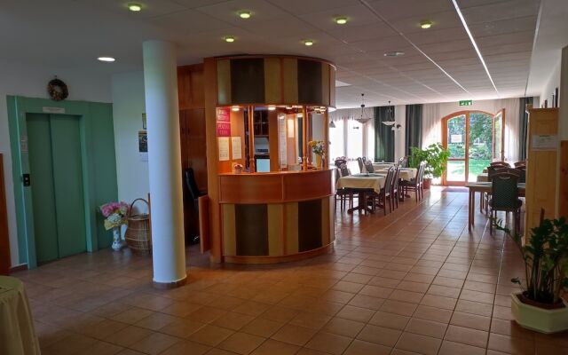 Ágnes Hotel