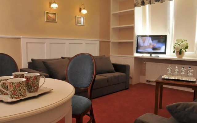 American House Hennela