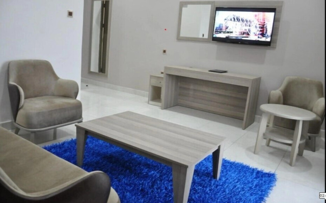 Springhill Hotel & Suites