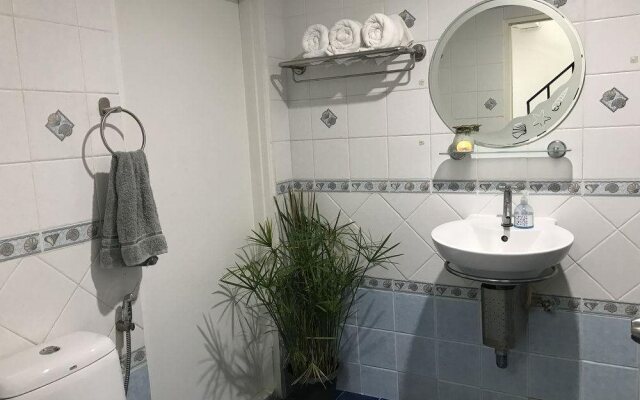 Coasters Hostel and Cafe