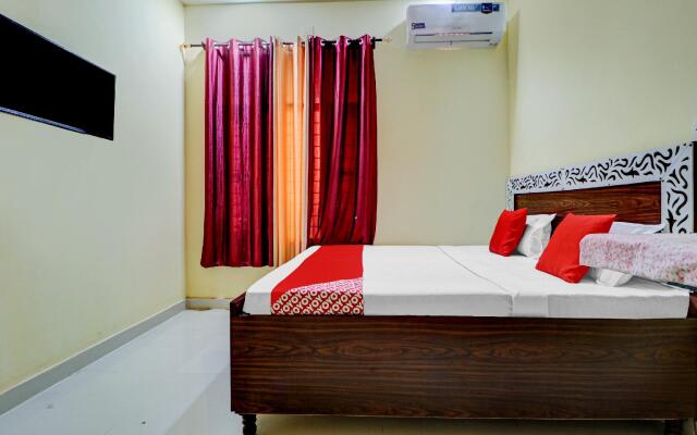 OYO 76880 Hotel 2 Cubes
