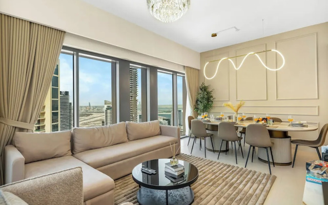 Panoramic Burj Khalifa View by Propigo