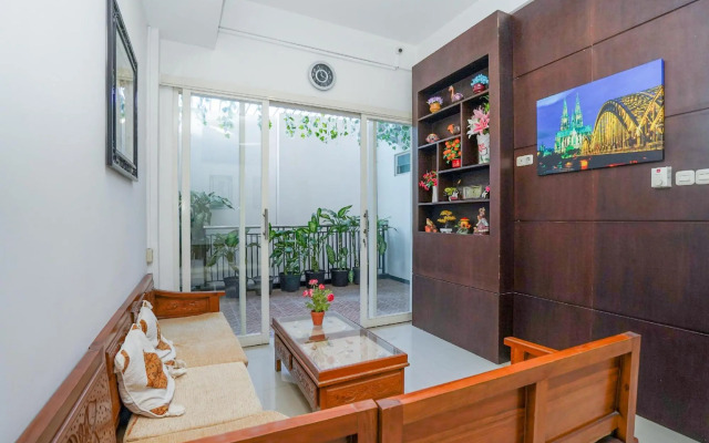 Central City Family Residence by OYO Rooms