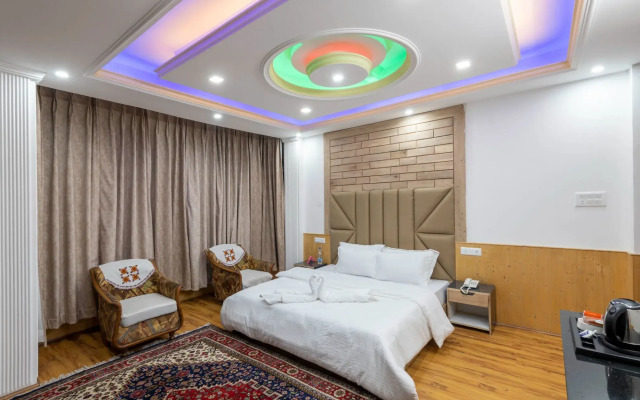 Dee Grand Marq Hotel