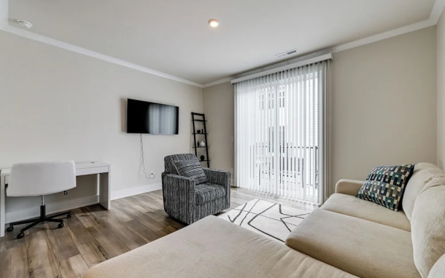 2 Mi to Uptown Charlotte: Family Townhome!