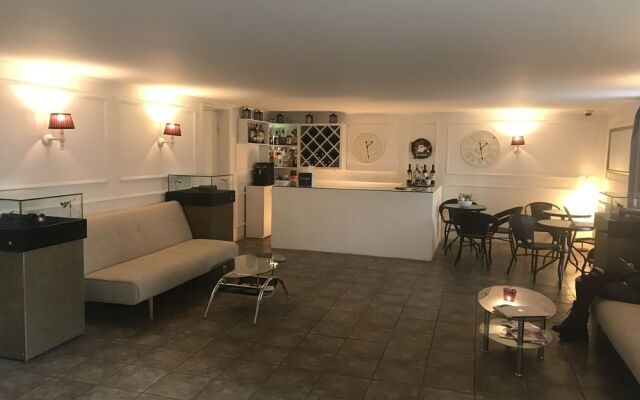 Dayroom Chardonnay Boutique Hotel