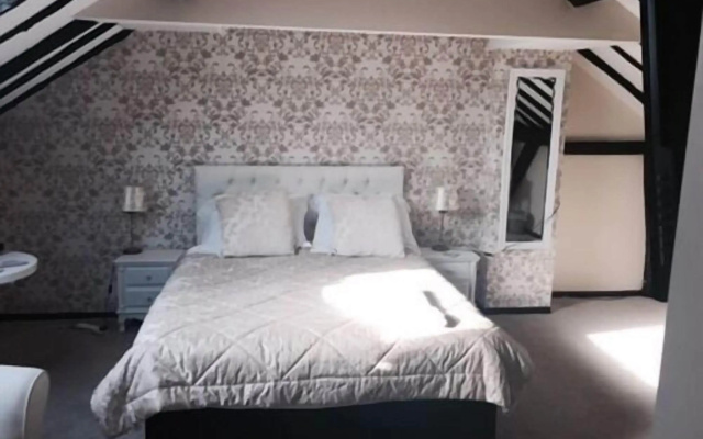 Coach House Hotel