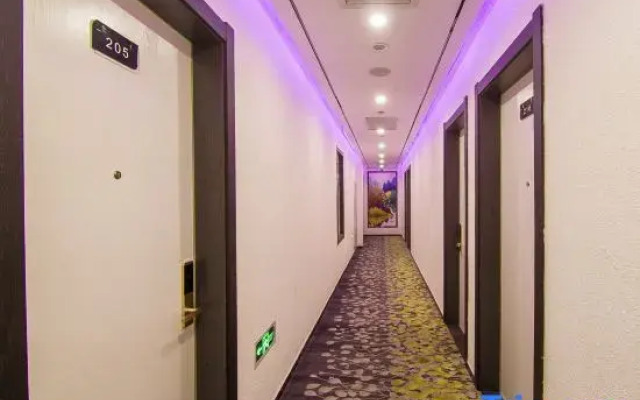 Yiyi Hotel (Jinan Zhangqiu Government University Town)
