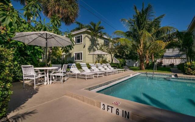 Palm Cay 4