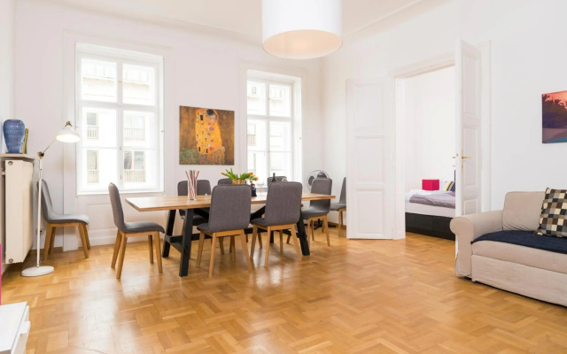 De Luxe Suite Staatsoper by ichbucheAT - Hotel in Vienna - Photo 2