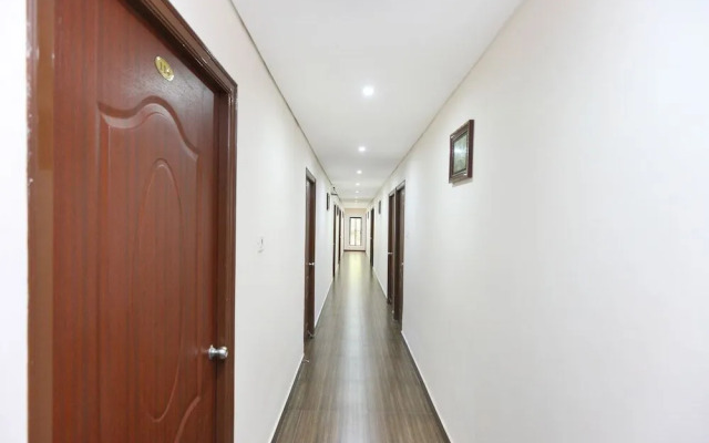 Palm tree serviced apartments