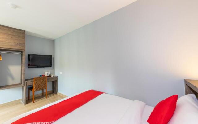 OYO 429 Sunlight Hotel