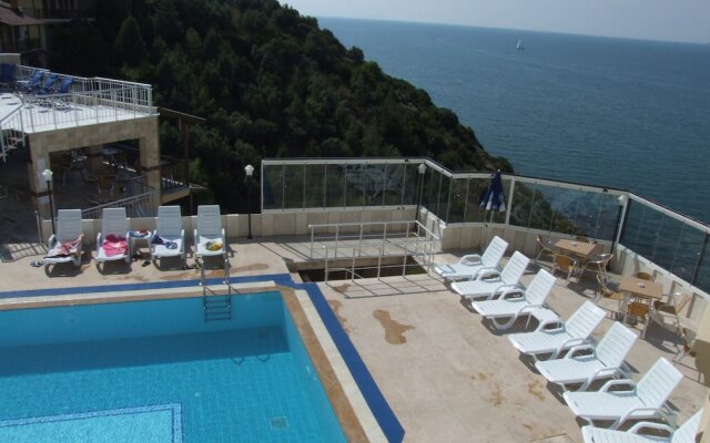 Dogalya Hotel