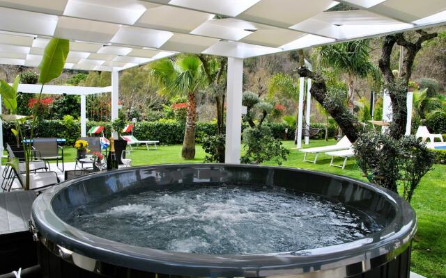 Villa Giselda With Private Pool and Outdoor Whirpool