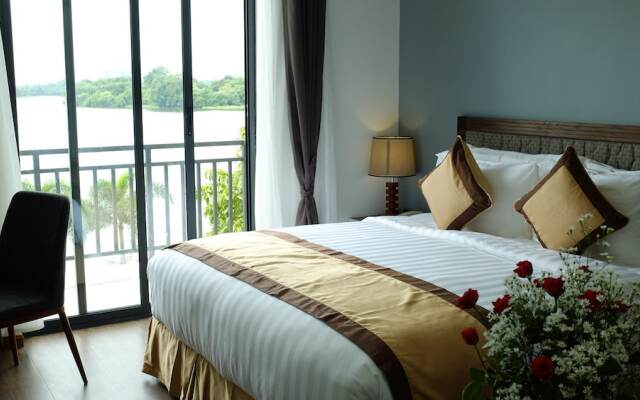 Sen Yangon Lakeview Hotel