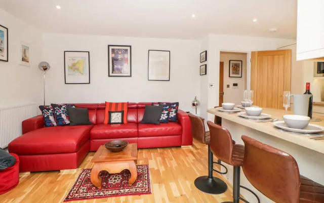 Apartment 4 10 Somers Court