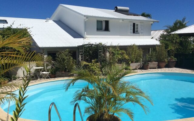Apartment With one Bedroom in Saint Joseph, With Pool Access, Enclosed