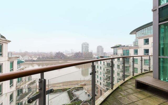 Full River View 3-bedroom Very Large Flat