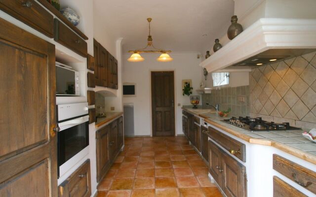 Peaceful Villa in Saint Paul de Vence With Swimming Pool