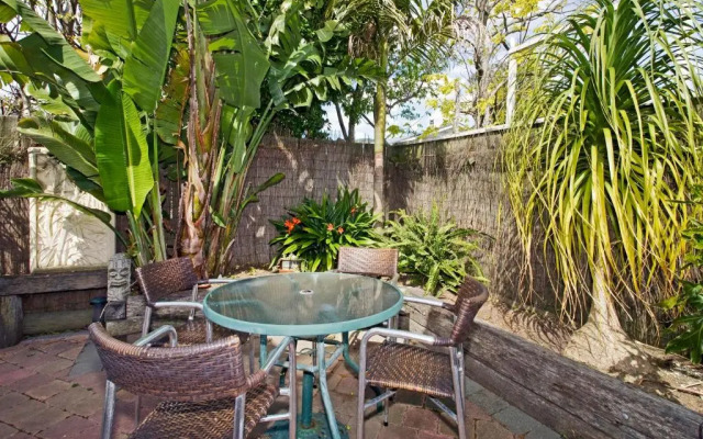 Riverside Villa - in the City by the River!