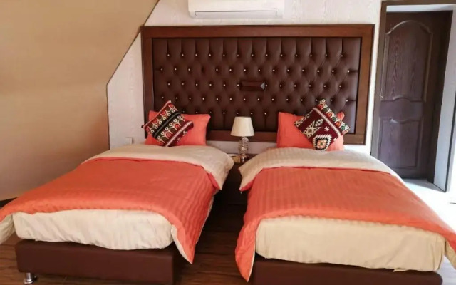 Sharah Luxury Camp