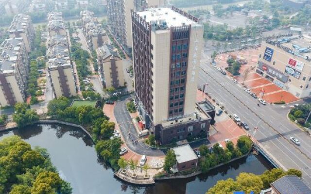 Waterfront Garden Hotel