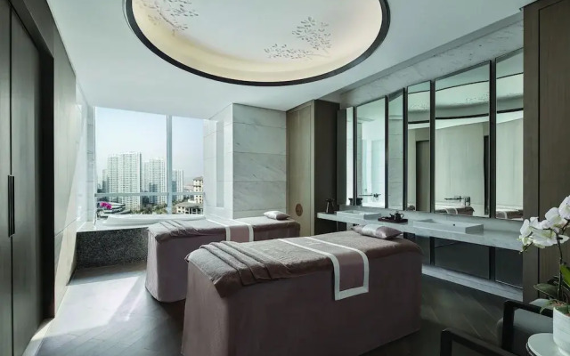 Vignette Collection Hangzhou Huaxia Center Hotel by IHG