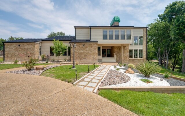 Modern Family Richardson Home w/ Private Pool