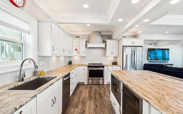 Sandpiper Cove 1115 3 Bedroom Condo by RedAwning