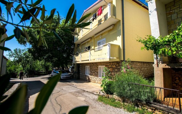 Apartments Danijel-in the Centre of Starigrad