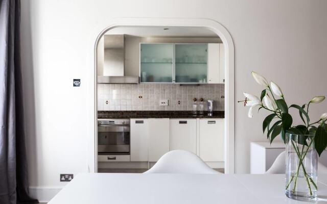 Huge 2 bed in Prime Location