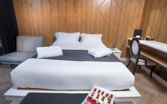Aquaduct Hotel
