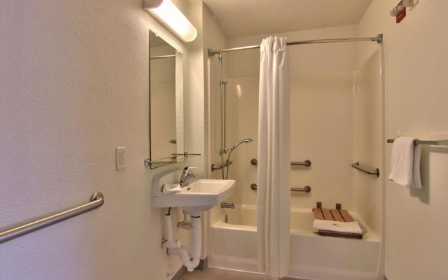 Motel 6 Woodland, CA – Sacramento Airport