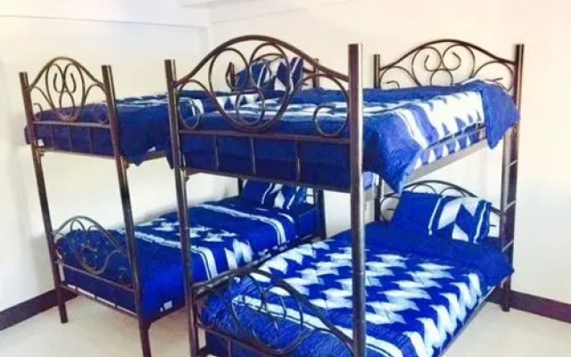 Bann Banburee Hostel & Cafe