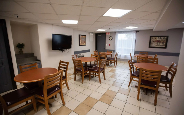Super 8 by Wyndham Whitecourt