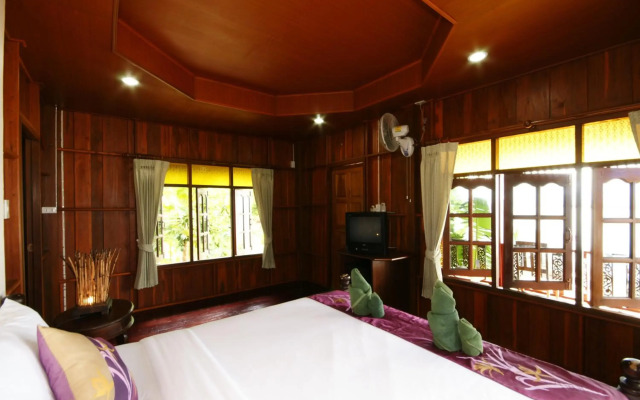 Tharathip Resort