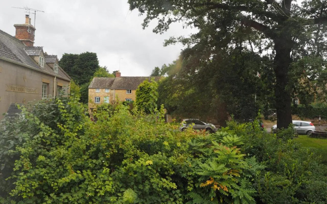 Holly House Bed & Breakfast