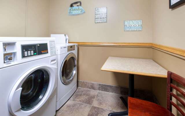 AmericInn by Wyndham Silver City